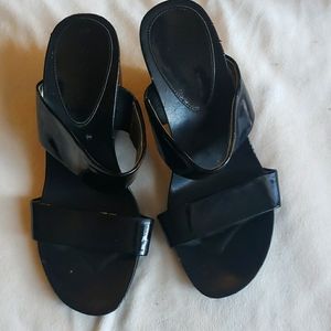 Black Wedges
